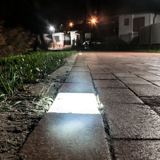 Пикколо узкая - светящаяся тротуарная плитка 